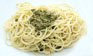 Basilikum-Pistazien-Pesto mit Spaghetti